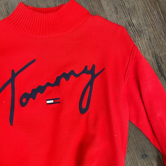 Tommy Hilfiger iconic logo pull over - Picture 3 of 5
